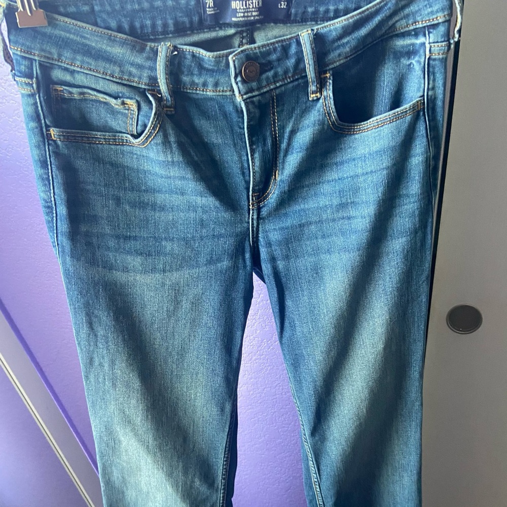 Hollister Low Rise | flared | Dark wash |